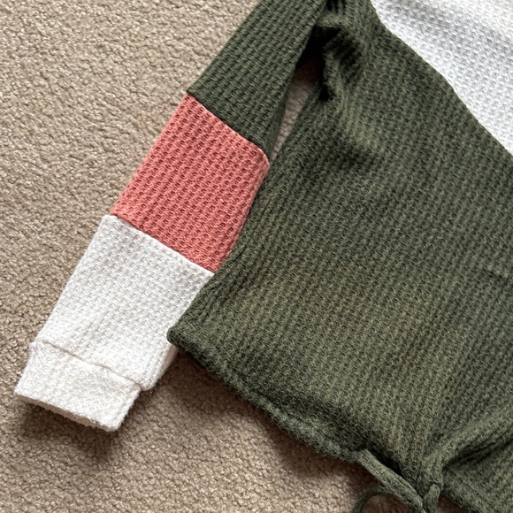 NOBO Olive, Pink, and White Color Block Long Sleeve Top - Picture 5 of 6